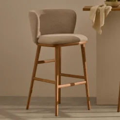 Kave Home Barkruk Met Rugleuning|Barkruk Ciselia Chenille en essenhout (zithoogte 65cm)