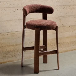 Kave Home Barkruk Met Rugleuning|Barkruk Granite Chenille en bruin essenhout (zithoogte 75cm)