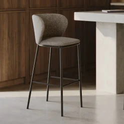 Kave Home Barkruk Met Rugleuning|Barstoel Ciselia Chenille (zithoogte 65cm)