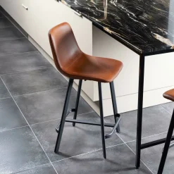 Bendt Barkruk Met Rugleuning|Barkruk Leer / Kunstleer|Barstoel Xanthe PU, kleur Cognac (zithoogte 63cm) Bruin