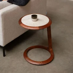 Zuiver Ronde Bijzettafel|Bijzettafel Doppio Travertin en acaciahout, 45 x 41cm