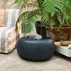 vtwonen Loungetafels & Bijzettafels|Zwarte Bijzettafel|Bijzettafel Pebble Betonlook, 65 x 49cm