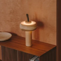 Kave Home Tafellampen|Draagbare Tafellamp Luba Essenhout, 30cm Naturel