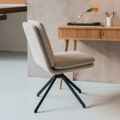Zuiver Beige Eetkamerstoelen|Eetkamerstoelen Bouclé / Teddy|Draaibare Eetkamerstoel Tyler Bouclé, kleur Beige Naturel