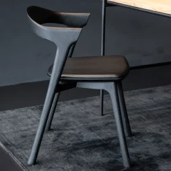 Ethnicraft Eetkamerstoelen Met Leer Of Kunstleer|Eetkamerstoelen Zonder Armleuning|Eetkamerstoel Bok Gevernist Eikenhout en Leder