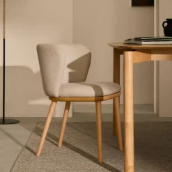 Kave Home Chenille Eetkamerstoelen|Beige Eetkamerstoelen|Eetkamerstoel Ciselia Chenille en essenhout