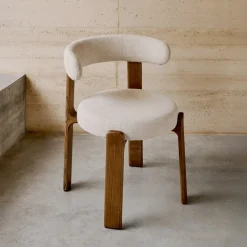 Kave Home Chenille Eetkamerstoelen|Beige Eetkamerstoelen|Eetkamerstoel Granite Chenille en noten essenhout