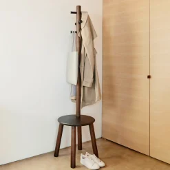 Umbra Staande Kapstokken|Kapstok Pillar Met krukje Zwart/walnoot