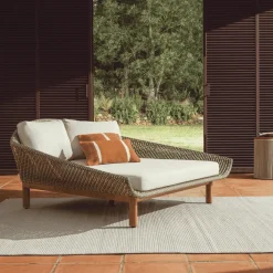 Kave Home Ligbedden|Ligbed Olbia Tweepersoons, Rattan en teakhout, kleur Groen