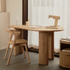 Ethnicraft Bureaus|Organisch Bureau Boomerang Gevernist Eikenhout, 160 x 83cm, kleur Naturel