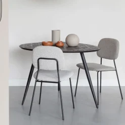 ZILT Organische Eettafel|Organische Eettafel Yasmijn Teakhout, 111 x 108cm