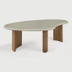 Ethnicraft Loungetafels & Bijzettafels|Organische Outdoor Salontafel Boomerang Beton en teakhout, 126 x 74cm