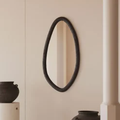 Kave Home Zwarte Spiegels|Organische Spiegels|Organische Spiegel Magrit Mungurhout, 110 x 60cm Zwart