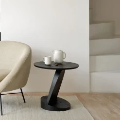 Ethnicraft Zwarte Bijzettafel|Ronde Bijzettafel|Ronde Bijzettafel Oblic Gevernist Teakhout, 52cm