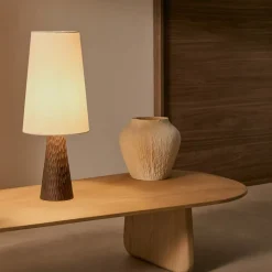 Kave Home Tafellampen|Tafellamp Amire Mangohout en stof, 50cm Zwart