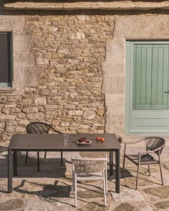 Kave Home Eettafels Voor In Je Tuin|Tuintafel Anafi Gesinterde steen, kleur Donkergrijs