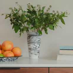 Zuiver Vazen|Vaas Conic Resin, kleur /Wit Zwart