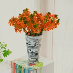 Zuiver Vazen|Vaas Conic Resin, kleur /Wit Zwart