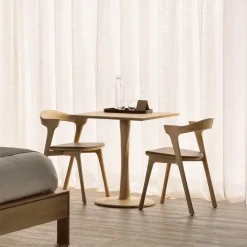 Ethnicraft Bistrotafels|Vierkante Bistrotafel Torsion Gevernist Eikenhout, 70 x 70cm