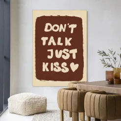 Urban Cotton Wandkleden|Wandkleed Just Kiss in maat en frame naar keuze