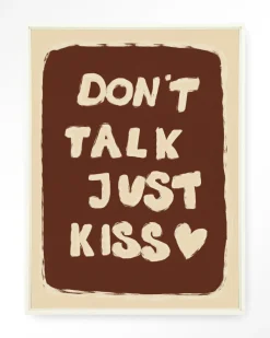 Urban Cotton Wandkleden|Wandkleed Just Kiss in maat en frame naar keuze