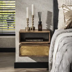 LifestyleFurn Nachtkastjes|Nachtkastjes|Zwevend Nachtkastje Renée Mangohout en brass, 33 x 40cm Massief mango zwart